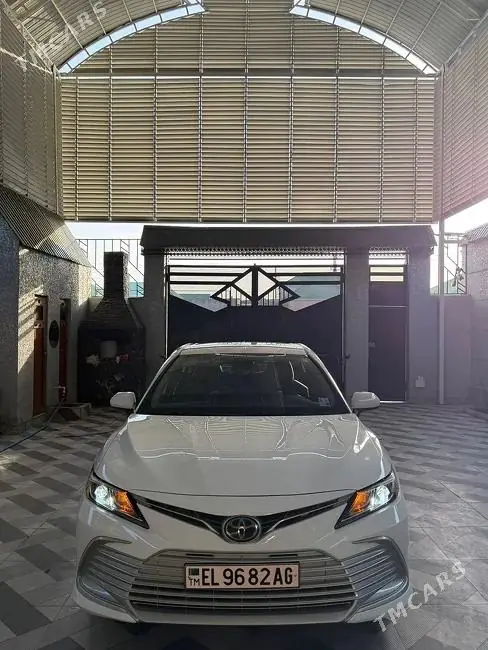 Toyota Camry, 2021 — фото 2