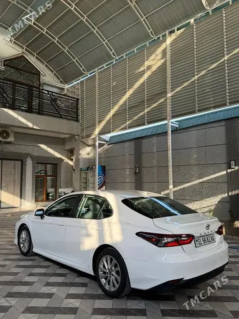 Toyota Camry, 2021 — фото 4