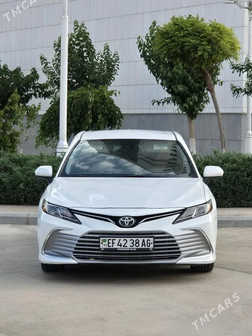 Toyota Camry, 2021 — фото 1