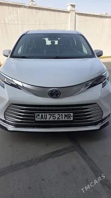 Toyota Sienna, 2021 — фото 1