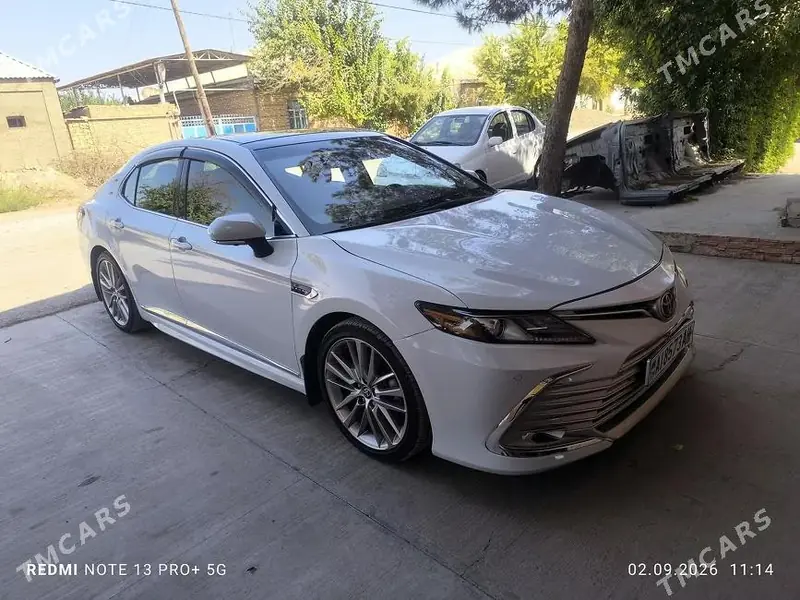 Toyota Camry, 2022 — фото 2