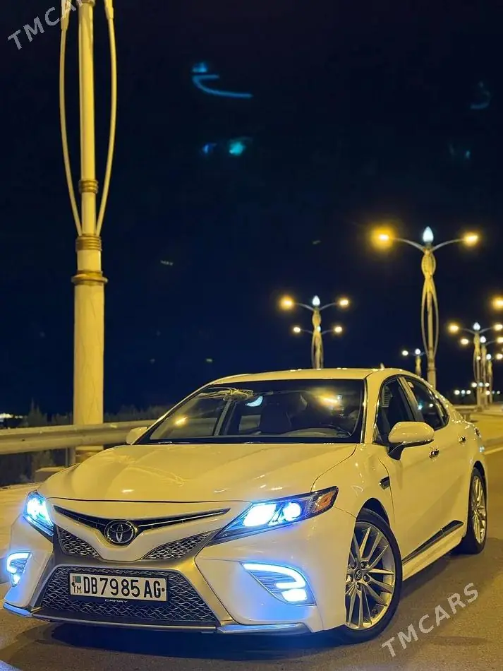 Toyota Camry, 2019 — фото 1