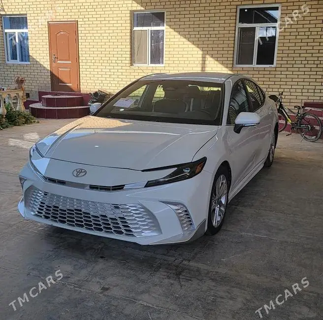 Toyota Camry, 2025 — фото 1