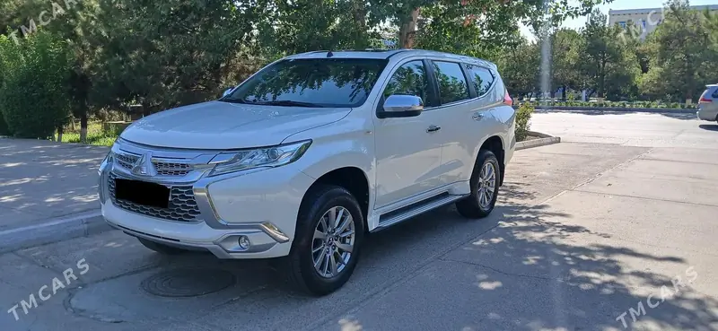 Mitsubishi Montero Sport, 2020 — фото 2