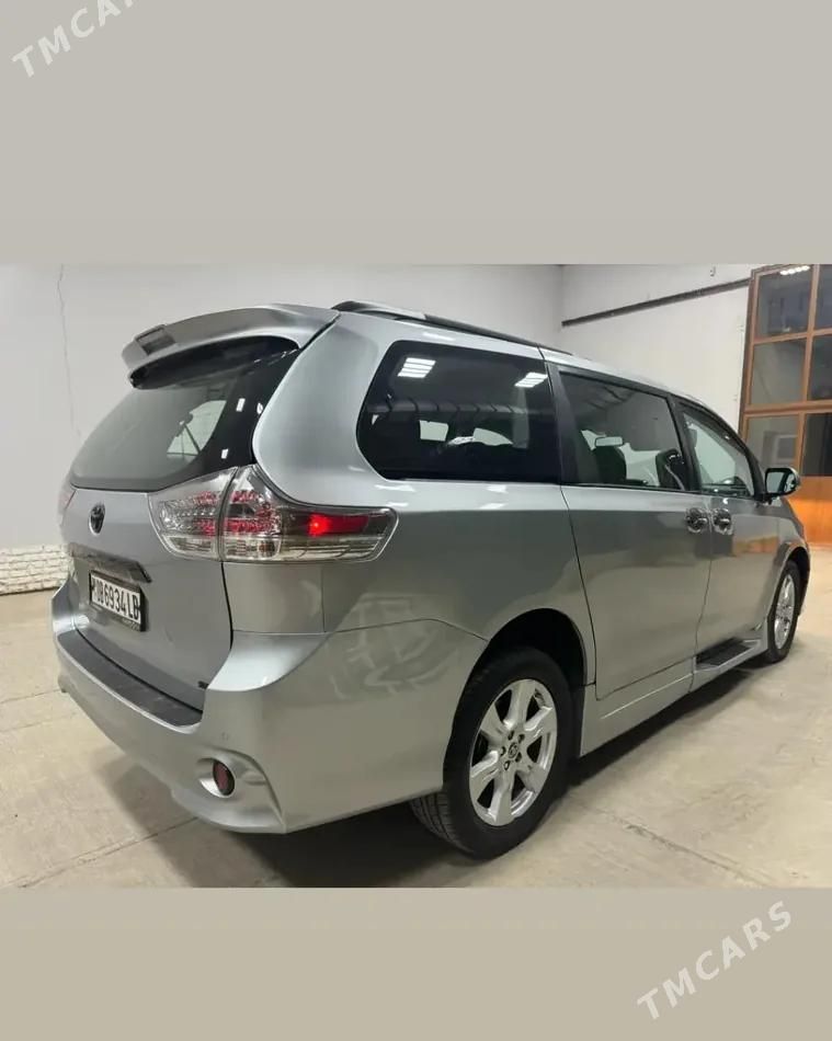 Toyota Sienna, 2020