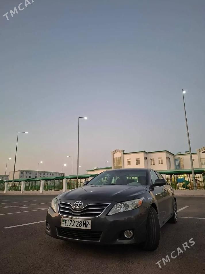 Toyota Camry, 2011