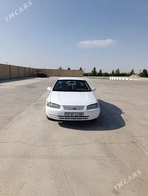 Toyota Camry, 1999