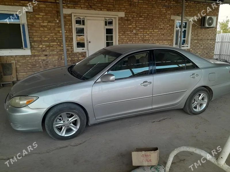Toyota Camry, 2004