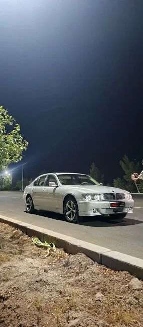 BMW 745, 2002
