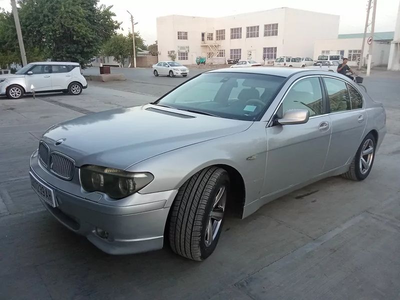 BMW 745, 2002