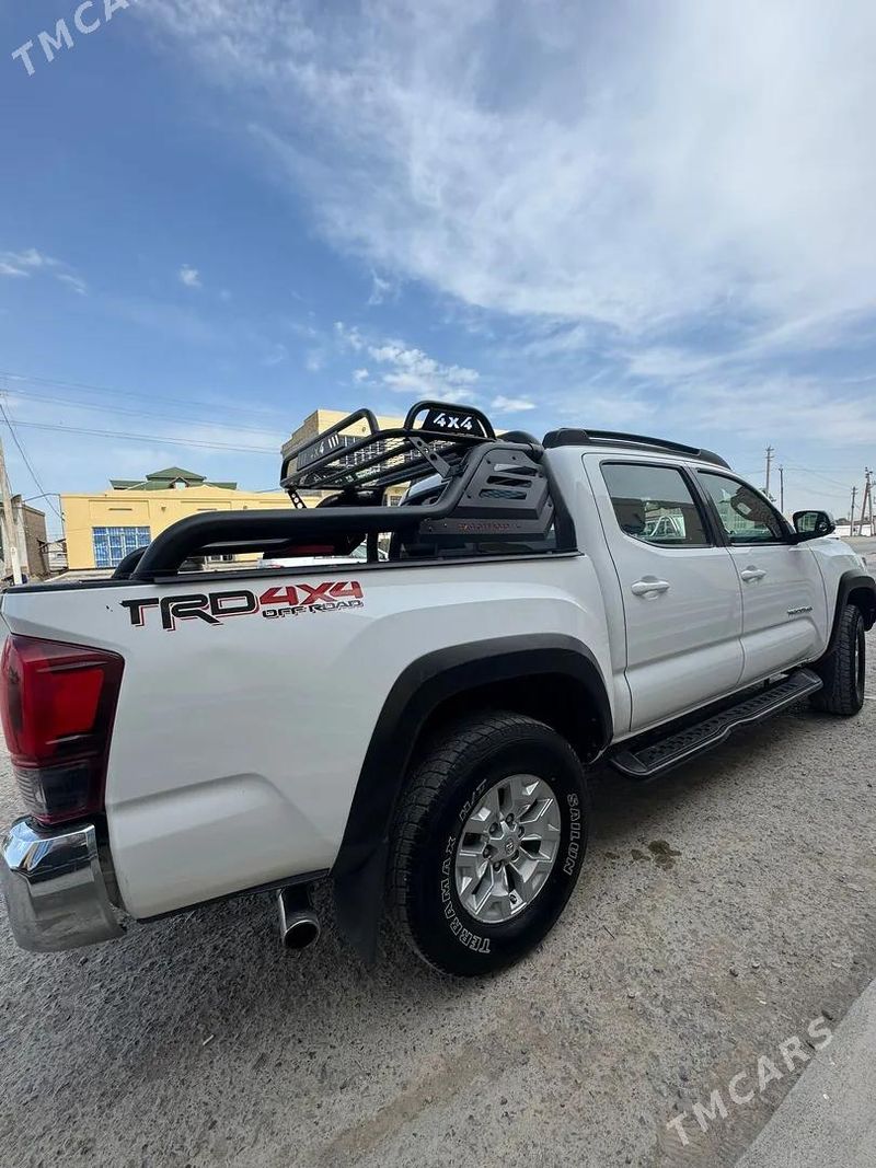 Toyota Tacoma, 2019