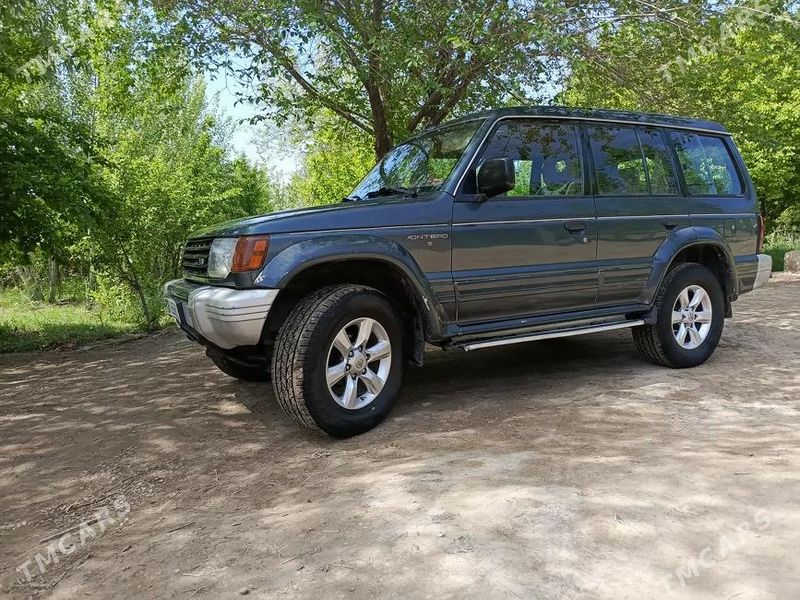 Mitsubishi Montero, 1995