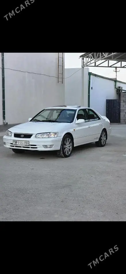Toyota Camry, 2001 — фото 1