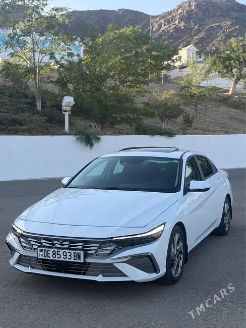 Hyundai Elantra, 2024