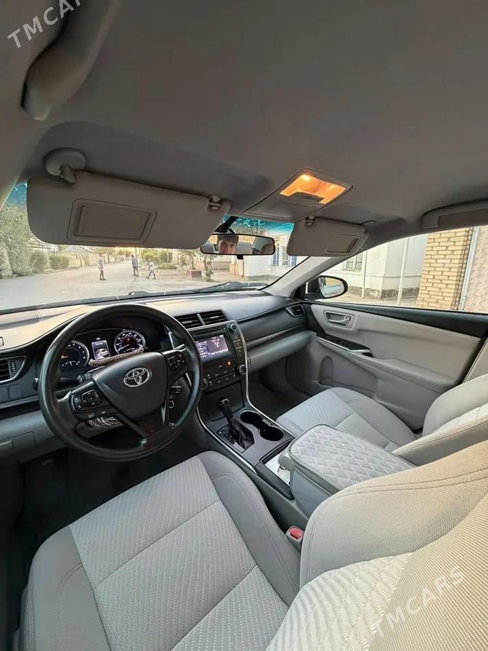 Toyota Camry, 2017
