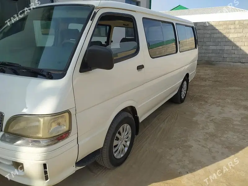 Toyota Hiace, 2003 — фото 1