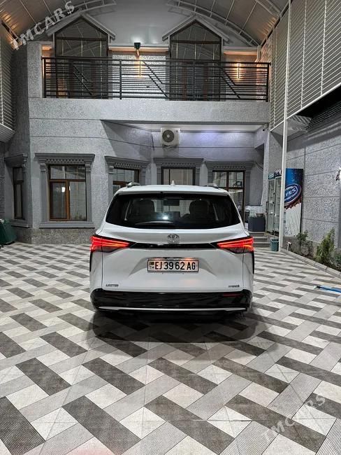 Toyota Sienna, 2023