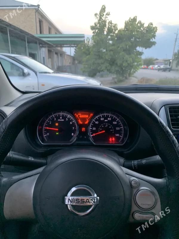 Nissan Versa, 2012
