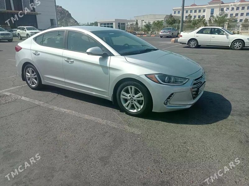Hyundai Elantra, 2016
