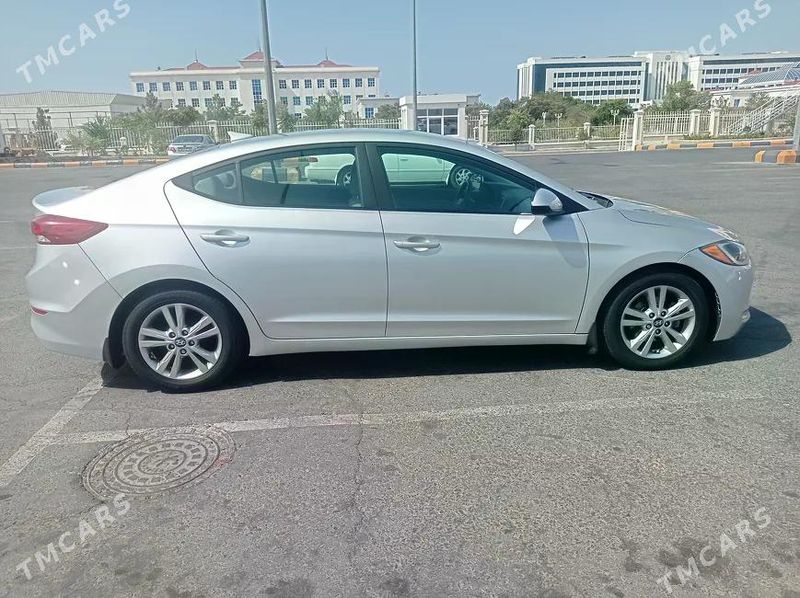 Hyundai Elantra, 2016