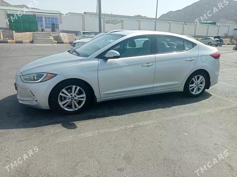 Hyundai Elantra, 2016