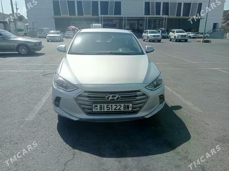 Hyundai Elantra, 2016