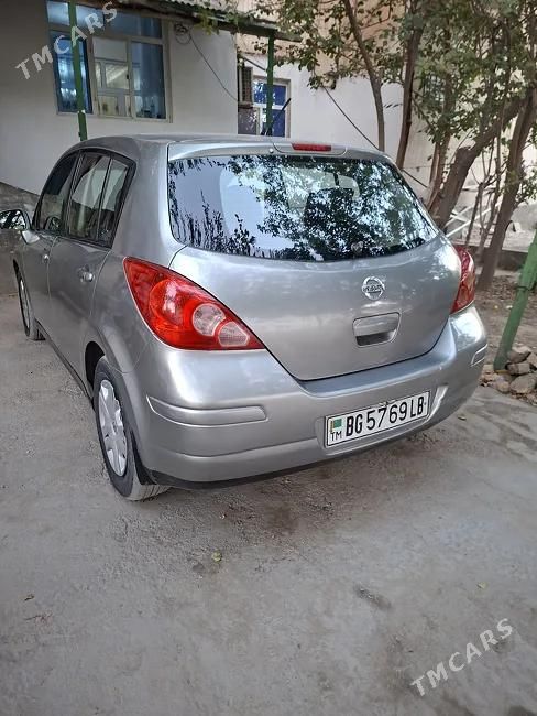 Nissan Versa, 2012