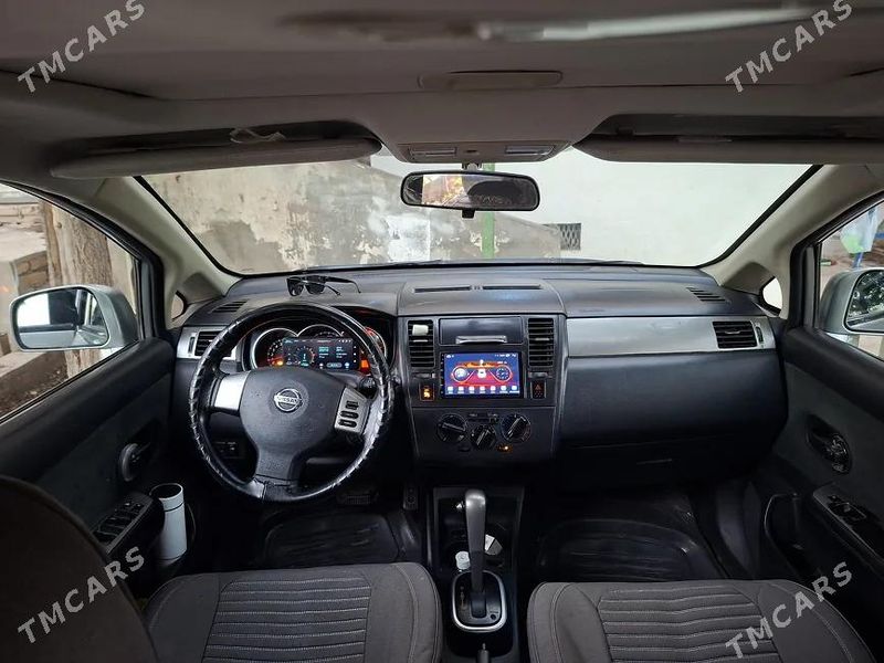 Nissan Versa, 2012