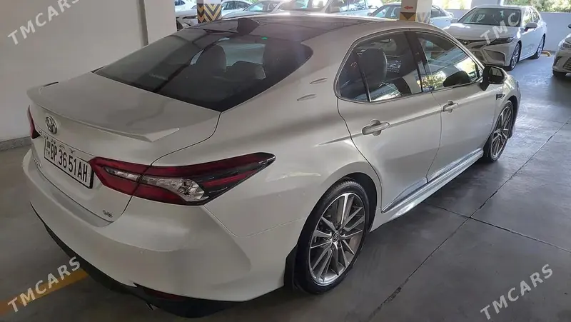 Toyota Camry, 2023 — фото 4