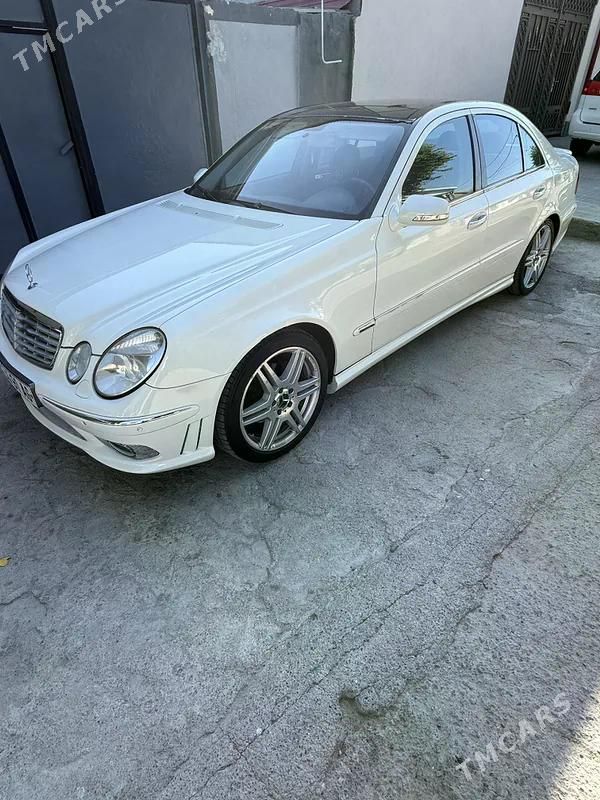 Mercedes-Benz E320, 2005