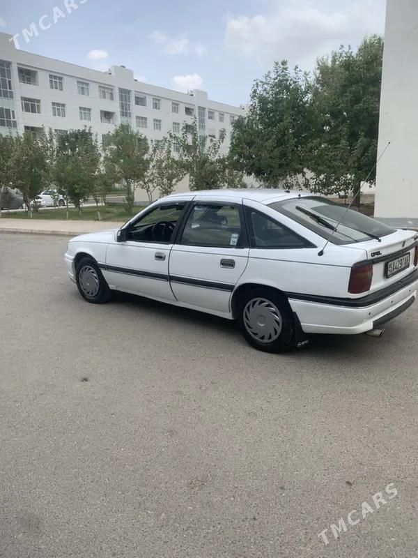 Opel Vectra, 1991