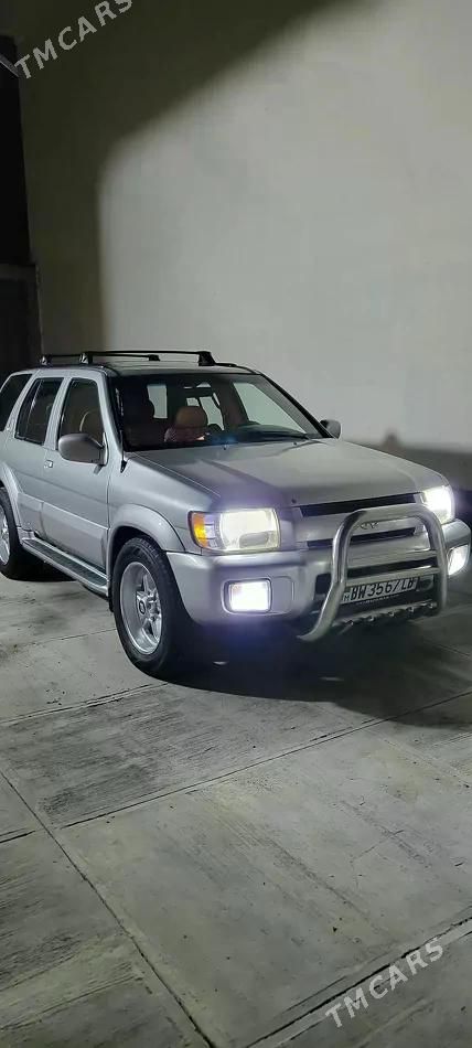 Infiniti QX4, 2003
