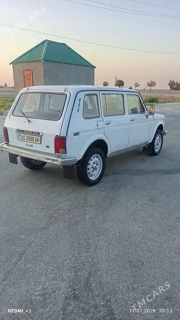 Lada Niva, 2000