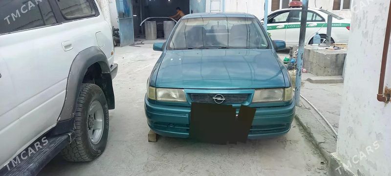 Opel Vectra, 1993