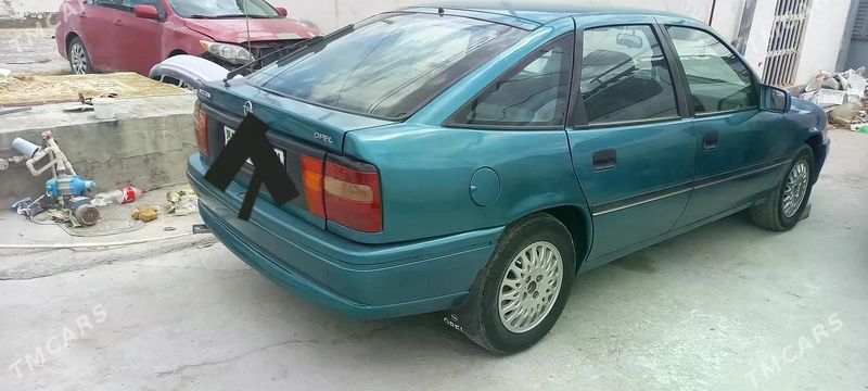 Opel Vectra, 1993