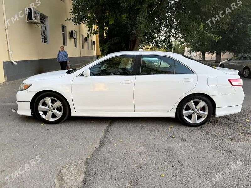 Toyota Camry, 2010