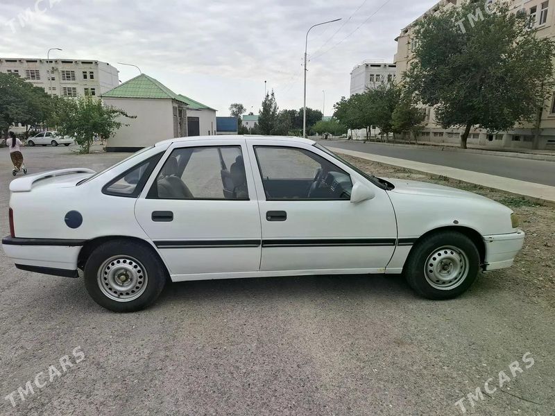 Opel Vectra, 1989