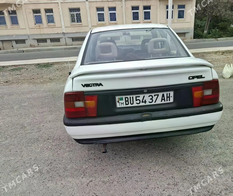 Opel Vectra, 1989