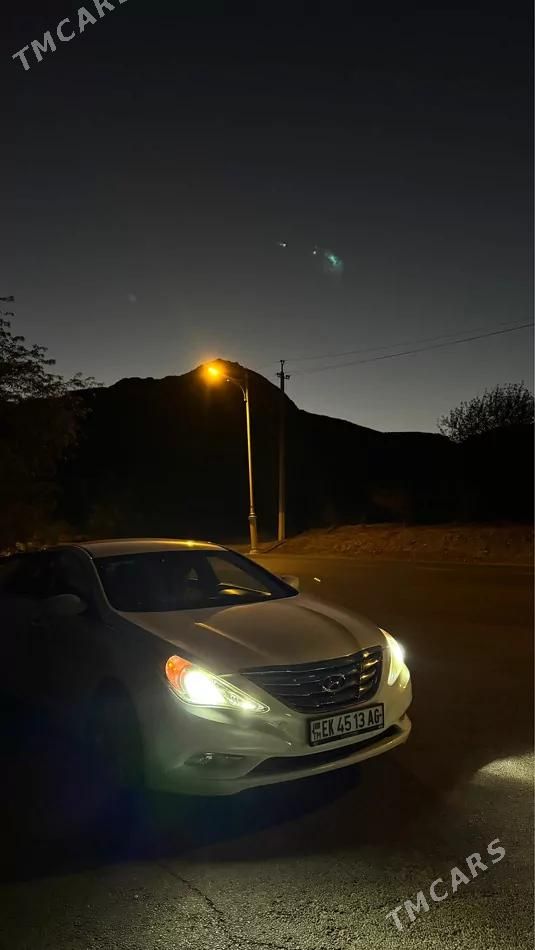 Hyundai Sonata, 2011