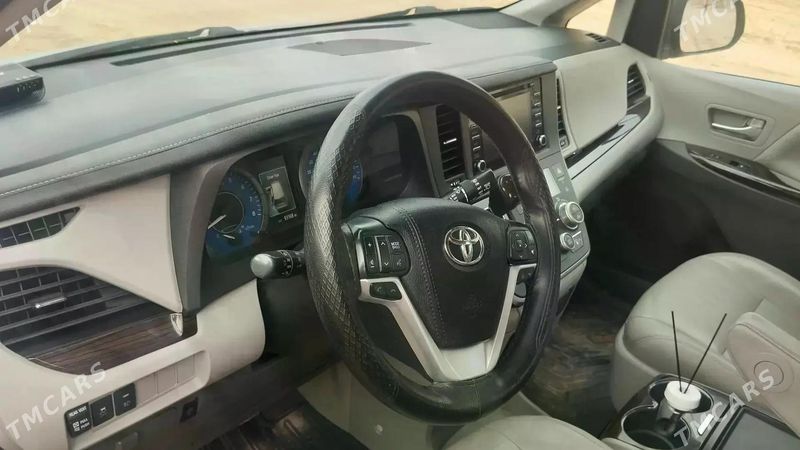 Toyota Sienna, 2020