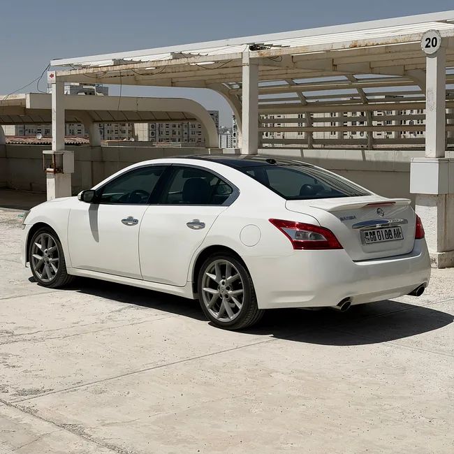 Nissan Maxima, 2010