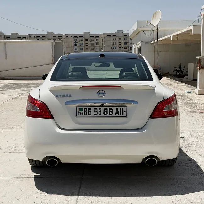 Nissan Maxima, 2010