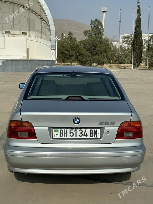 BMW 528, 1999