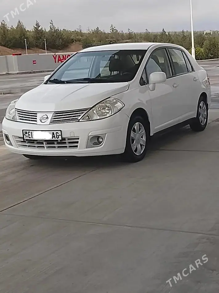 Nissan Versa, 2010 — фото 3