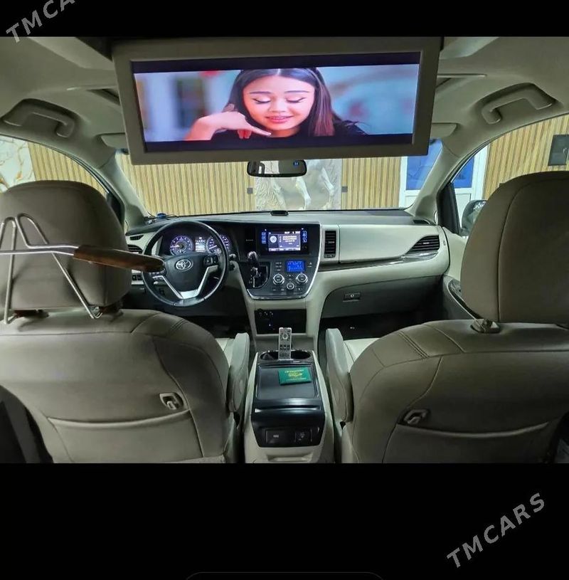 Toyota Sienna, 2016