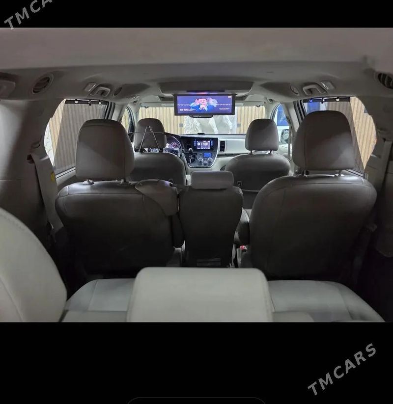 Toyota Sienna, 2016
