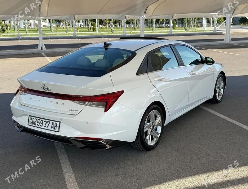 Hyundai Elantra, 2021