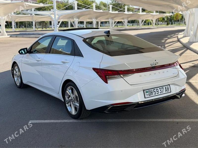Hyundai Elantra, 2021