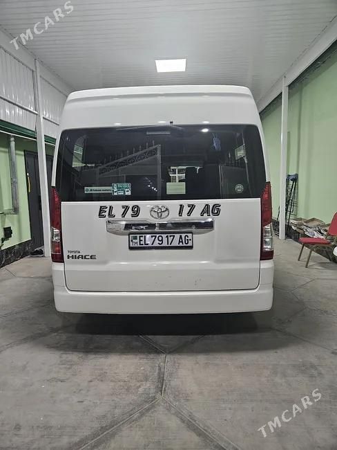 Toyota Hiace, 2024