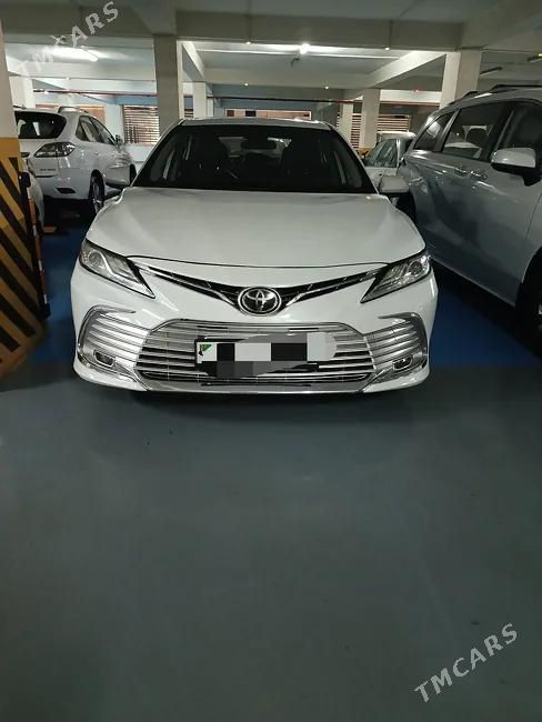Toyota Camry, 2020